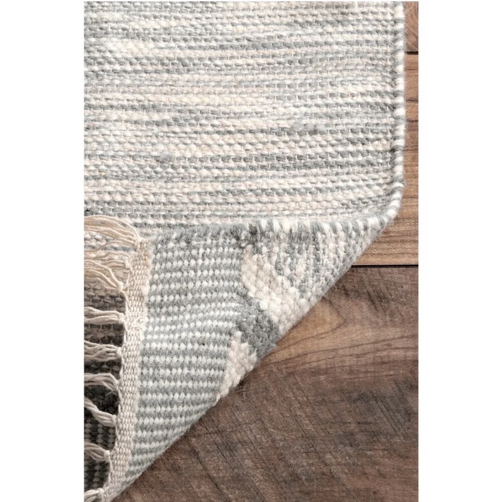 Cream and White Textured Area Rug - Picture 4 of 9